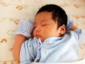 ベビーベッドで赤ちゃんが熟睡できる お部屋づくりのポイン ト ベビーベッドレンタルの ヤマサキ